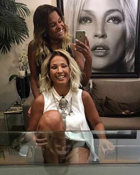 Valesca Popozuda se renova e muda o visual