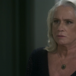 Magnólia (Vera Holtz) em cena de "A Lei do Amor"
(Foto: Reprodução/Globo)