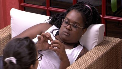 Roberta durante conversa no 