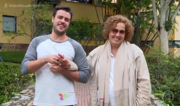 Claudia Jimenez com Joaquim Lopes no "Video Show" (Foto: Reprodução)