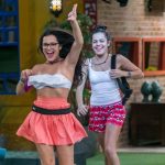 Mayla e Emilly em chegada no programa (Foto: Divulgação)
