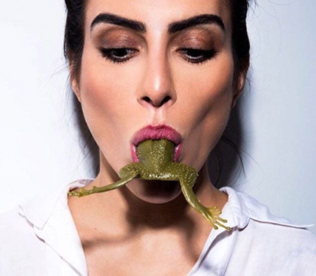 Cléo Pires posta foto com sapo dentro da boca (Foto: Reprodução)