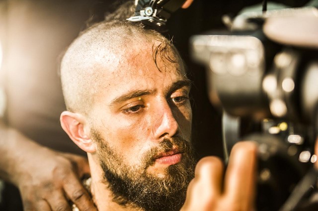 Rafael Cardoso precisou deixar a vaidade de lado em prol de seu trabalho (Foto: Divulgação) "Sol Nascente"