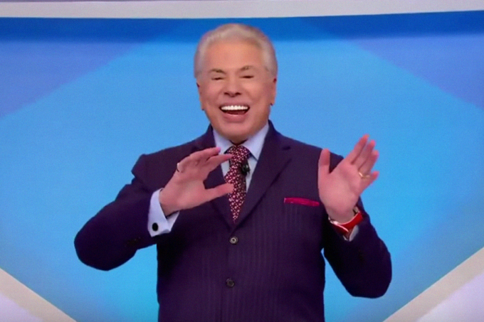 Silvio Santos de cabelo grisalho em seu programa (Foto: Reprodução/SBT)