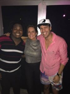 Ieda e Luiz Felipe curtem festa no RJ ao lado do ex-BBB Ronan. (Foto: Divulgação)