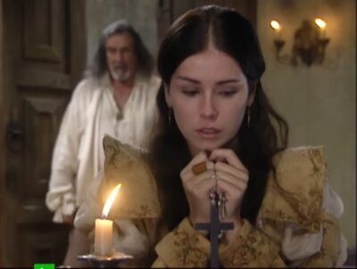 Deborah Secco vive a protagonista da trama. (Foto: Reprodução/TV Aparecida)