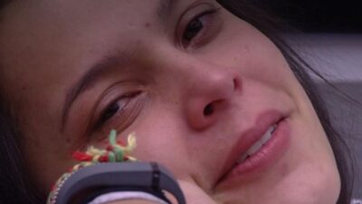 Emilly chora ao som de Cássia Eller (Foto: Divulgação)