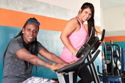 Neném e a mulher, Thais Baptista, posam na academia (Foto: Rafael Cusato/EGO)