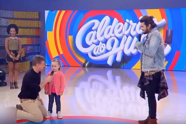 menina surpreende e pede pra Luan Santana parar de cantar
