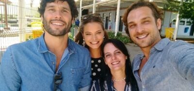 Paula Richard com o elenco de 
