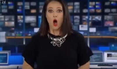 Jornalista vacilou ao vivo.
(Foto: Reprodução/YouTube)