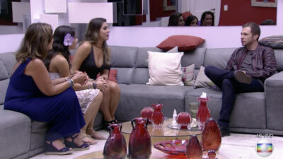 Tiago Leifert comandou programa diretamente da casa (Foto reprodução: Gshow)