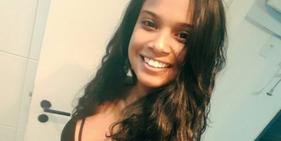 Aline surgiu só de sutiã no clique. (Foto: Reprodução / Instagram)