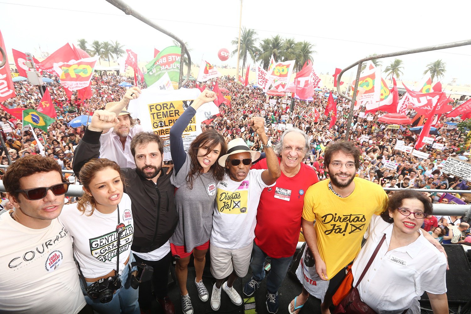 http://tvfoco.uai.com.br/wp-content/uploads/2015/05/Daniela-Mercury.jpg