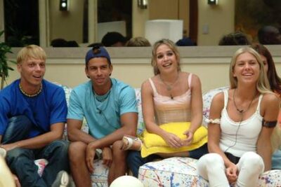Cristiano com os outros participante,s Thiago, Géris e Antonela, no 'BBB 4' Foto: Arquivo/Jaq Joner