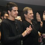 Edson e Enzo Celulari nos aplausos (Foto: Roberto Filho / Brazil News)