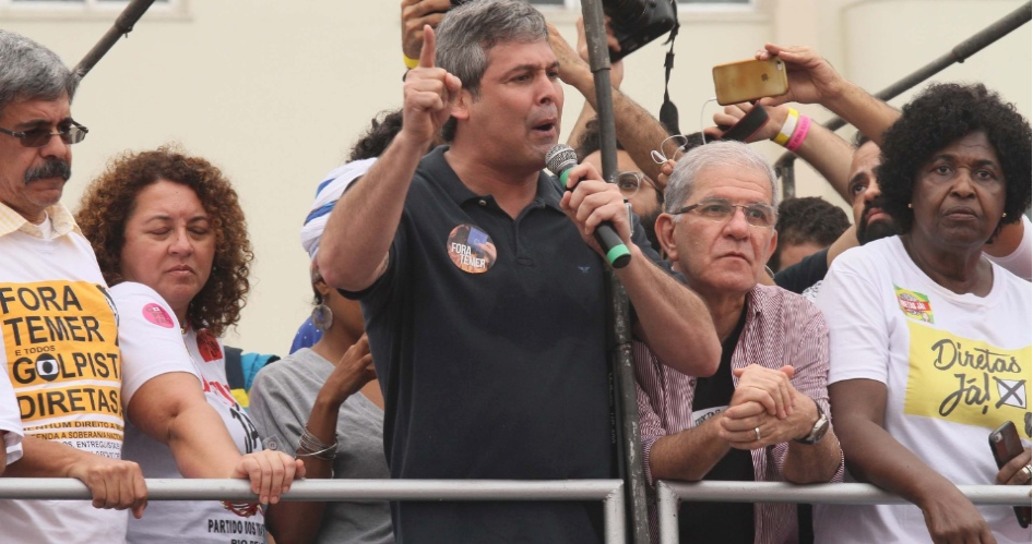 http://tvfoco.uai.com.br/wp-content/uploads/2015/05/Daniela-Mercury.jpg