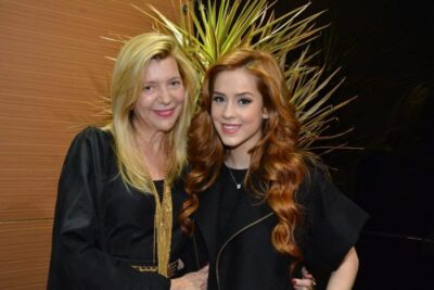 Branca Abrahão ao lado da filha (Foto: Divulgação)