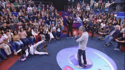 Marco Luque leva um tombo durante gravação; (Foto: TV Globo/Divulgação)
