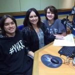 A atriz e os filhos. (Foto: Divulgação)