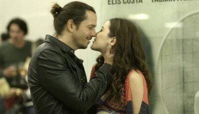 Gui (Vladimir Brichta) e Júlia (Nathalia Dill) no último capítulo de 