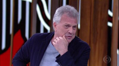 Pedro Bial em seu talk show na Globo
(Foto: Reprodução/Globo)