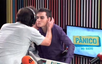 Dudu Camargo e Emílio dando selinho (Foto: Reprodução)