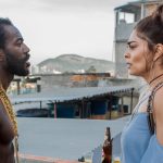 Bibi (Juliana Paes) com Sabiá em cena de "A Força do Querer"
(Foto: TV Globo/ Fábio Rocha/ Gshow)