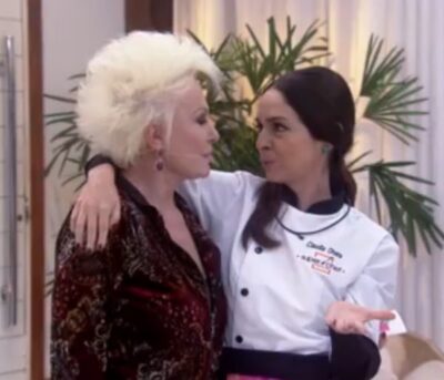 Claudia e Ana Maria se abraçam após polêmica (Foto: Reprodução)