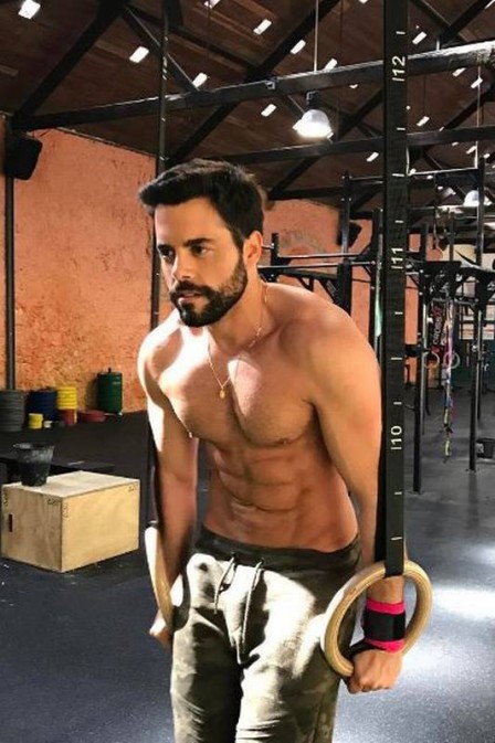 Galã português Pedro Carvalho 'seca' com crossfit Foto: Reprodução Instagram