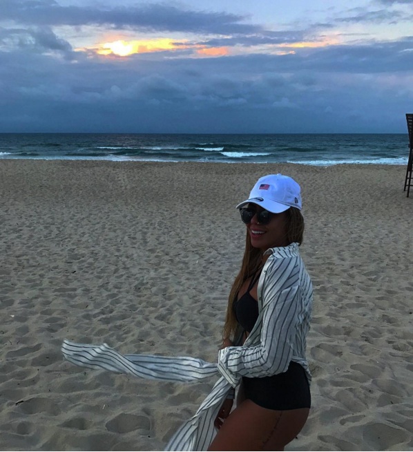 Rafaela Santos se diverte em praia. (Foto: Reprodução/Instagram)