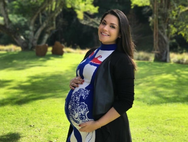 A atriz Thais Fersoza