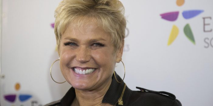 http://tvfoco.uai.com.br/wp-content/uploads/2015/05/Daniela-Mercury.jpg