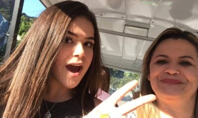 Maisa Silva com sua mãe nos Estúdios Globo
(Foto: Reprodução/Twitter)