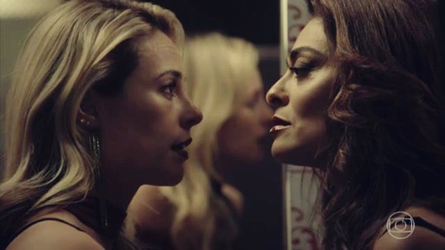 Jeiza (Paolla Oliveira) e Bibi Perigosa (Juliana Paes) em "A Força do Querer"
