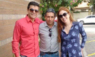 Suzane com o noivo, Rogerio, e o pastor (Foto: Arquivo Pessoal)