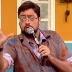 O comediante Fernando Caruso no "Vai Que Cola". (Foto: Reprodução / Multishow)
