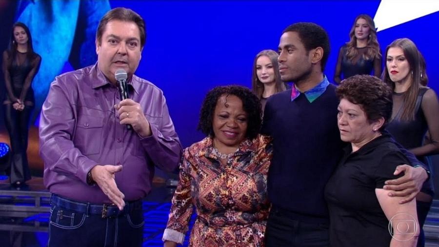 Faustão e a família do ator Ícaro Silva