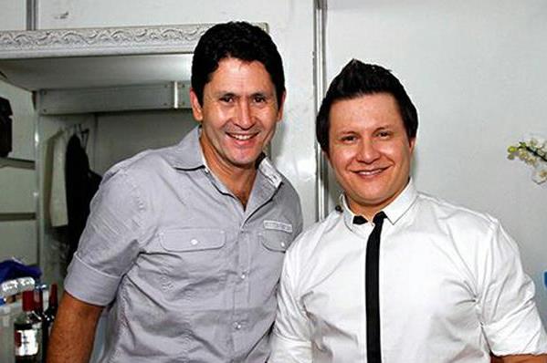 Gian e Giovani posam para foto - Foto Reprodução Internet