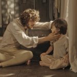 Joaquim se assusta ao ouvir voz do filho (Foto: Reprodução/Globo)