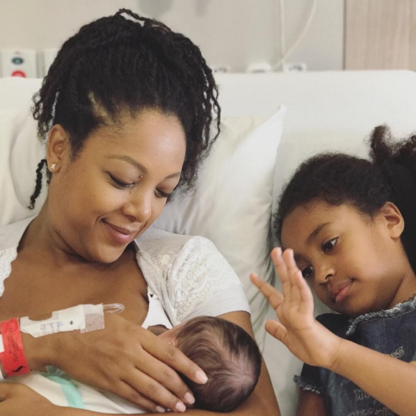 A cantora Negra Li e s filhos. (Foto: Reprodução/Instagram)