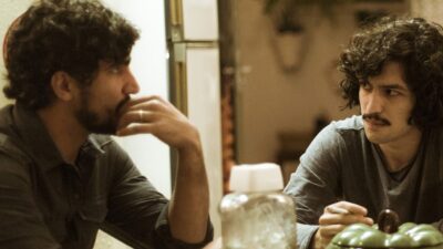 Renato (Renato Góes) e Gustavo (Gabriel Leone) em 