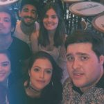 Felipe de Carolis, Giuliano Laffayette, Camila Queiroz, Bella Piero, Agatha Moreira e Felipe Hintze (Foto: Reprodução)