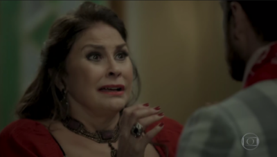 Almerinda (Fafá de Belém) e Zeca (Marco Pigossi) em cena de 