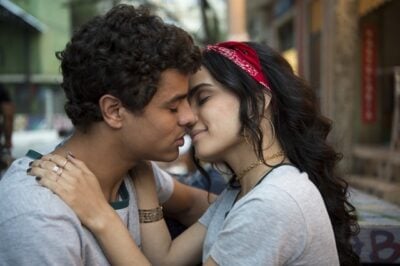 Tato (Matheus Abreu) e K2 (Carol Macedo) se beijam em 'Malhação: Viva a Diferença'
(Foto: Globo/Estevam Avellar)