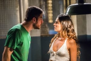 Zeca (Marco Pigossi) e Ritinha (Isis Valverde) em cena de "A Força do Querer" (Foto: Globo/João Miguel Júnior)