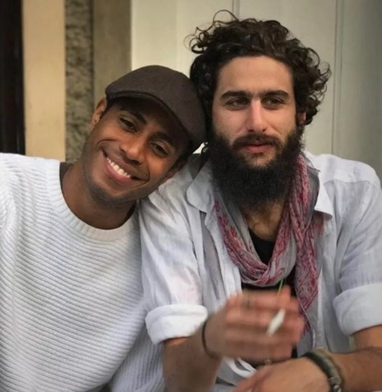Ícaro explicou a legenda a um fã (Foto: Reprodução)