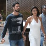 Juliana Paes vai ao cinema com o marido e os filhos no shopping (Foto: Fábio Moreno / AgNews)