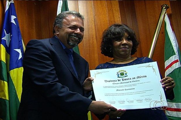 Vereador Elias Vaz com a jornalista Marizete Correntino da TV anhanguera. (Foto: Reprodução)