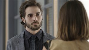 Ruy (Fiuk) e Cibele (Bruna Linzmeyer) em cena de 